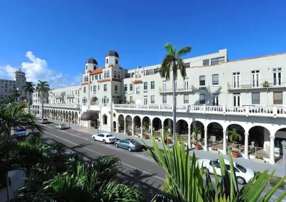 Blue Orchid Apartment-Palm Beach-Pool Exterior photo