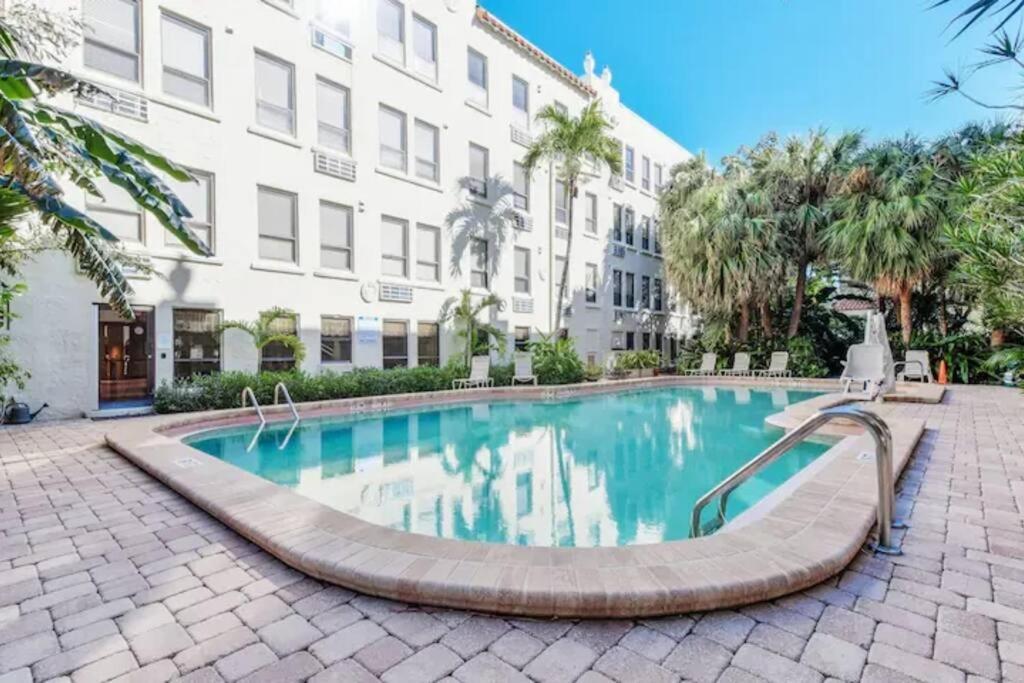 Blue Orchid Apartment-Palm Beach-Pool Exterior photo