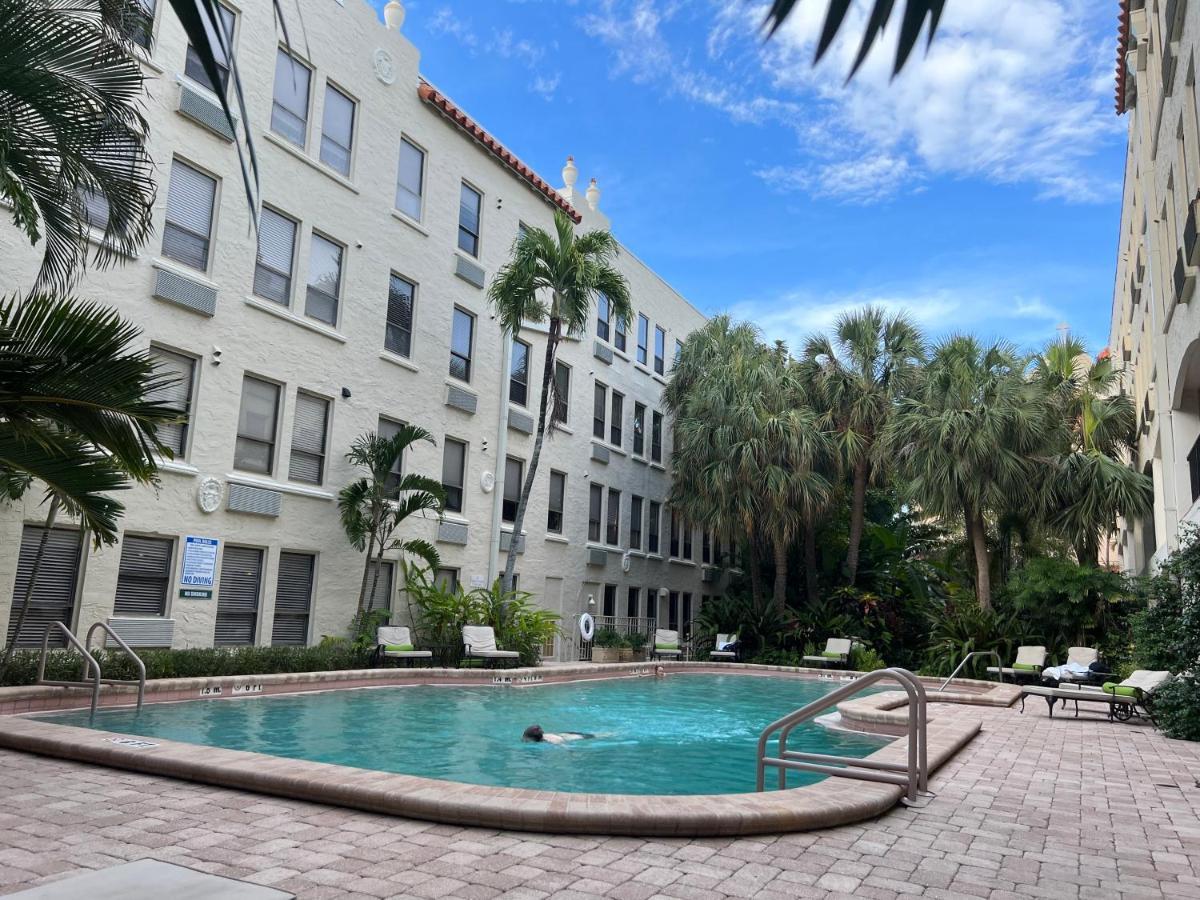 Blue Orchid Apartment-Palm Beach-Pool Exterior photo